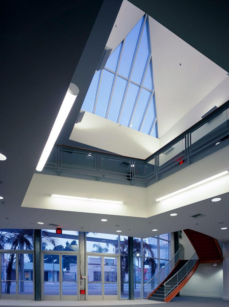Nate-Holden-Performing-Arts-Center-5-Lobby