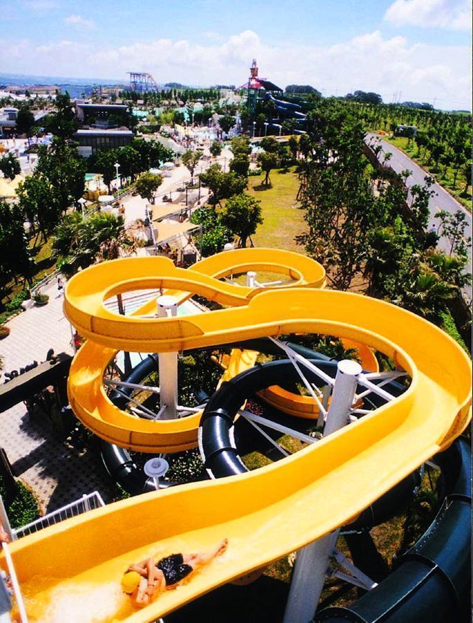 Discovery-World-Theme-Park-2-Water-Slide