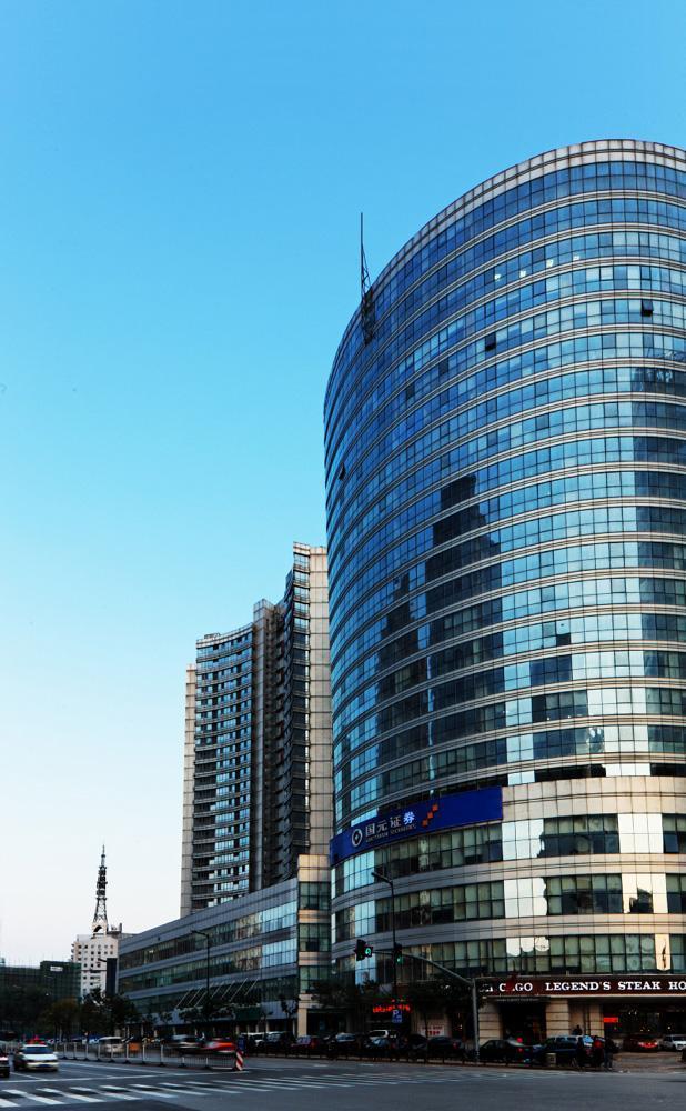 ShenYang-Jinli-Rresidential-Commercial-Plaza-2-Exterior-Rendering-Offie-Tower-in-Foreground